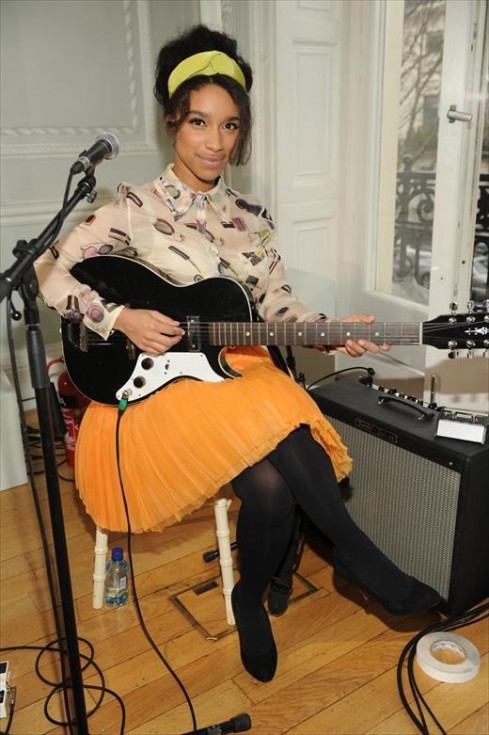 Lianne-la-havas-moschino-cheap-chic-london-AW12-01