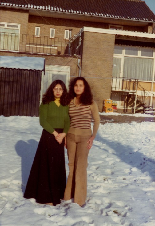 Sisters-Hong-Kong-Someren-Seventies-01